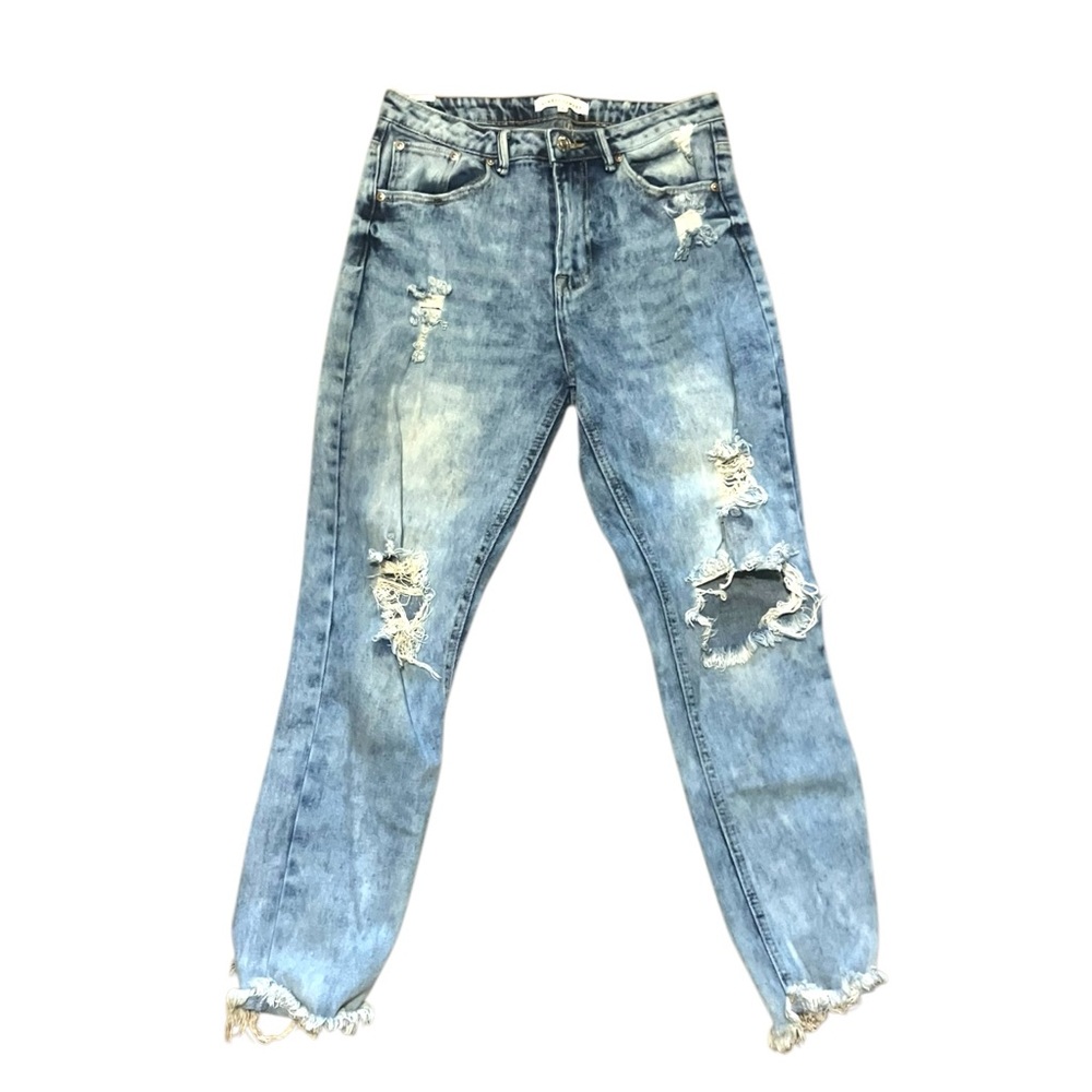Almost Famous Mid Rise Distressed Ankle Jeans Women’s Size 5 Light Wash Ripped‎